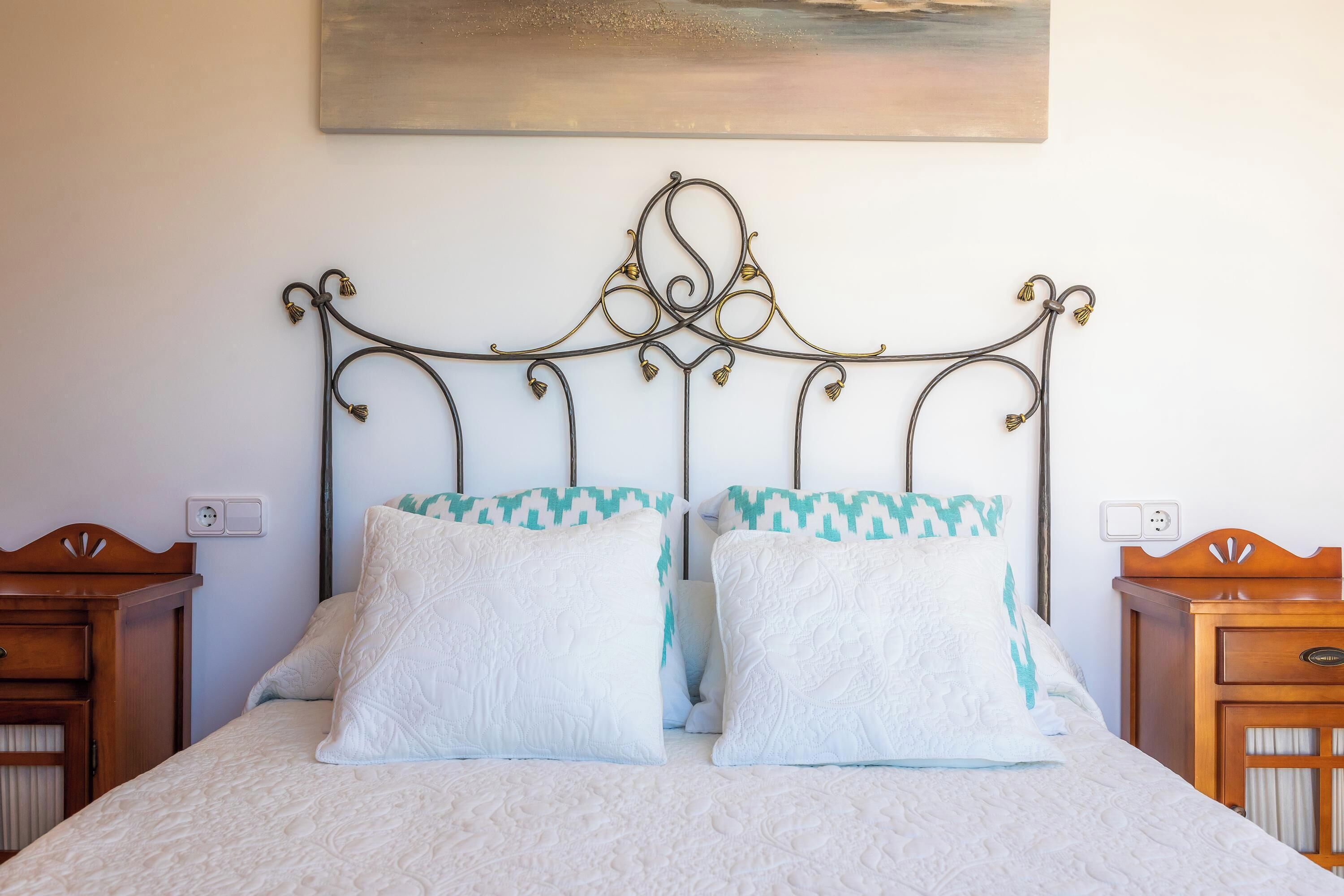 3 slaapkamers, een strijkplank/strijkijzer, gratis wifi, beddengoed