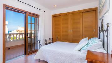 3 dormitorios, tabla de planchar con plancha, wifi gratis y ropa de cama