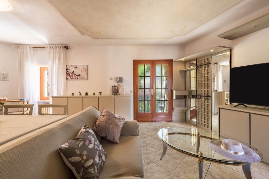 Beautiful Vacation Apartment "Lola Home Brenzone" With Mountain & Lake Views - Malcesine