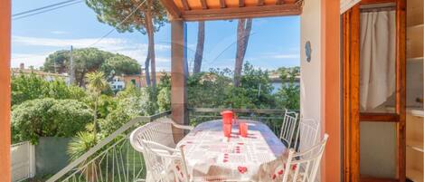 تناول الطعام بالخارج