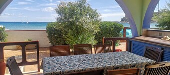 Villa Medusa 8 bed  Edge of the Sea