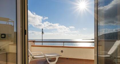 Villa Asteria directly on the beach