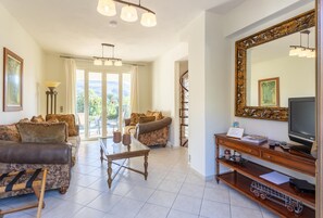 TV, fireplace, DVD player
