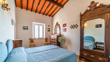 2 bedrooms, bed sheets