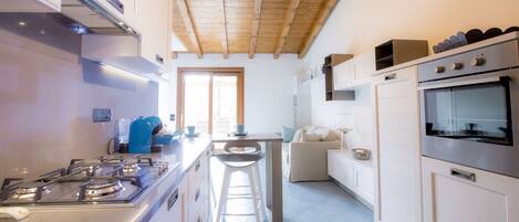 Réfrigérateur, four, lave-vaisselle