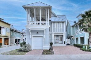 Exterior - Get a 'Beachful Easy Feeling' in Cinnamon Shore + Access to Many Amenities (Port Aransas)