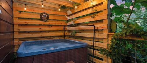 Outdoor spa tub