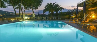 Studio 4 with sea view pool in a panoramic position above the village of Porto Azzurro