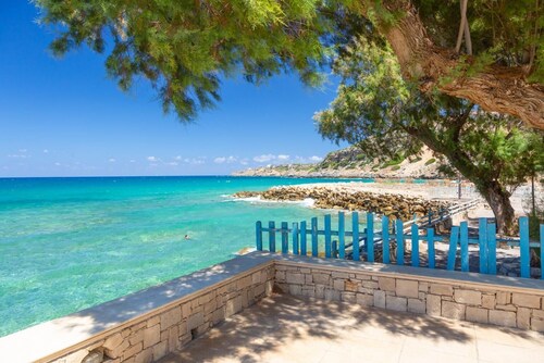 Villa Georgia - Three Bedroom Villa, Sleeps 6