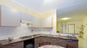Fridge, oven