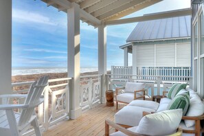 Property grounds - Largest Home in All of Cinnamon Shore w/ Gulf-Front Views + Amenities (Port Aransas)