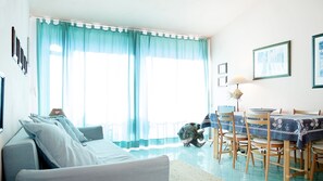 Living area - Bungali 30 few steps from the Biodola (Portoferraio)