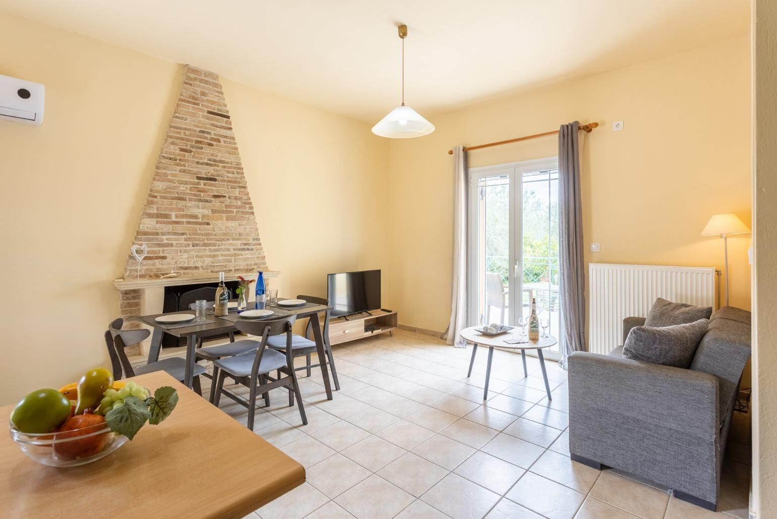 TV, fireplace, DVD player