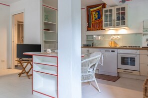 Fridge, oven, dishwasher - UN GIARDINO SUL FORNO (Portoferraio)