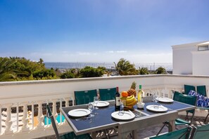 屋外ダイニングエリア