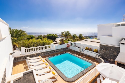 Villa Ramos Uno - Four Bedroom Villa, Sleeps 8