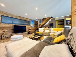 TV, fireplace, video games, stereo - Villa: heated pool spa sauna air conditioning (Viviers-du-Lac)