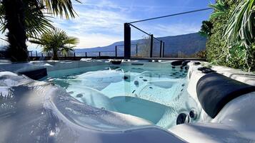 Een verwarmd zwembad