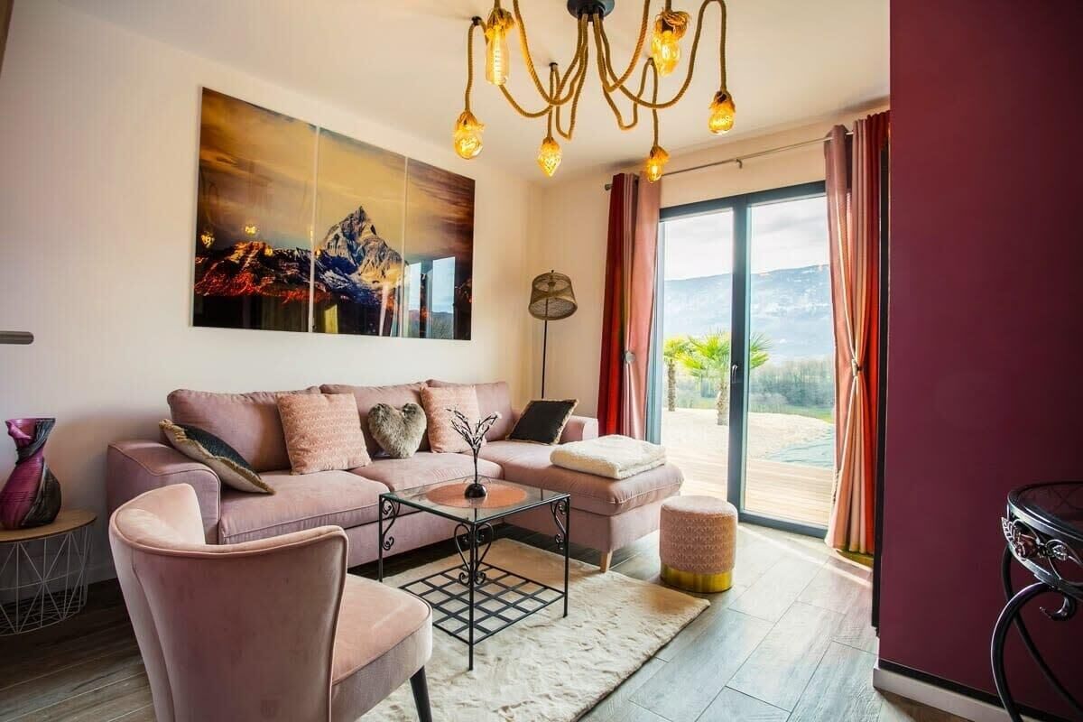 TV, fireplace, video games, stereo