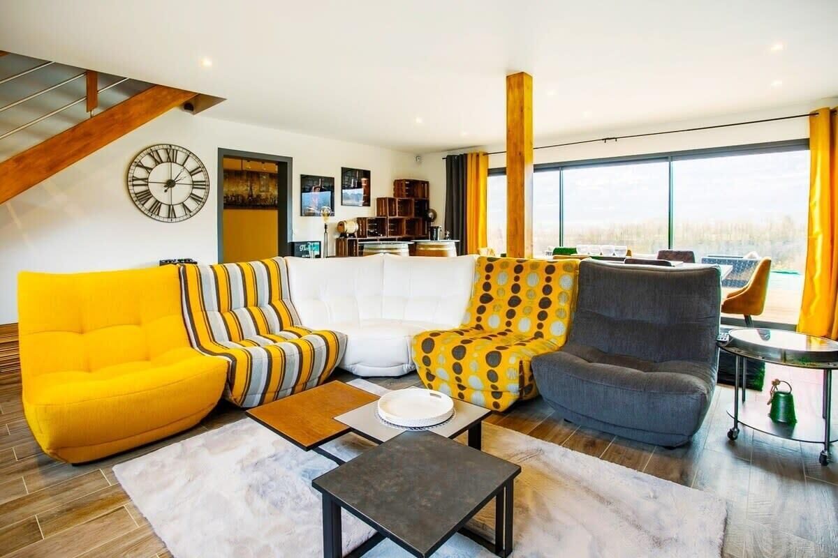 TV, fireplace, video games, stereo