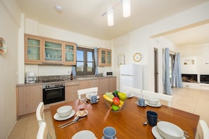 Dining - Villa Liakada - Three Bedroom Villa, Sleeps 7 (Panormos)