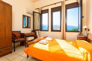 4 bedrooms, iron/ironing board, travel cot, WiFi