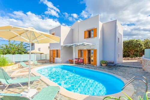 Villa Konstantina - Three Bedroom Villa, Sleeps 6
