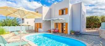 Villa Konstantina - Three Bedroom Villa, Sleeps 6
