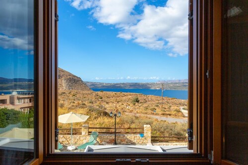 Villa Konstantina - Three Bedroom Villa, Sleeps 6