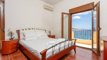 5 bedrooms, iron/ironing board, travel crib, WiFi