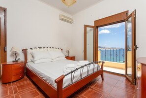 5 bedrooms, iron/ironing board, travel cot, WiFi - Souda Bay View - Five Bedroom Villa, Sleeps 12 (Kalami)