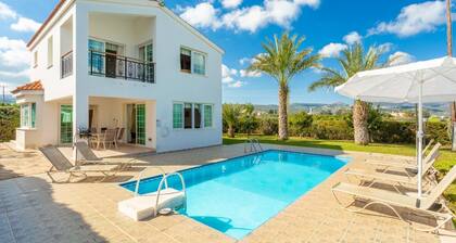 Villa Iliada - Three Bedroom Villa, Sleeps 6