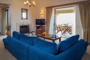Fireplace, DVD player