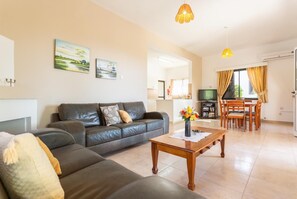 TV, fireplace, DVD player - Villa Lela Tria - Two Bedroom Villa, Sleeps 5 (Kissonerga)