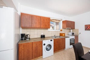 Frigorifero, microonde, forno, lavastoviglie