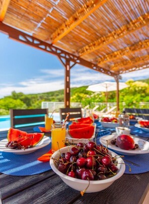 Outdoor dining - Villa Peach - Two Bedroom Villa, Sleeps 5 (Ionian Islands)