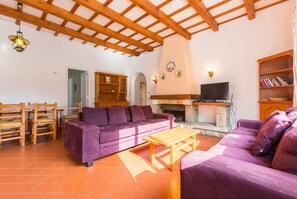 TV, fireplace, DVD player, books - Villa Trepuco Uno - Three Bedroom Villa, Sleeps 6 (Punta Prima)