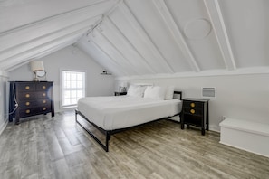 4 habitaciones, tabla de planchar con plancha, wifi y ropa de cama