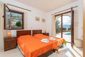 4 chambres, fer et planche à repasser, Wi-Fi, draps fournis