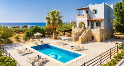 Theo Beach Villa - Four Bedroom Villa, Sleeps 9