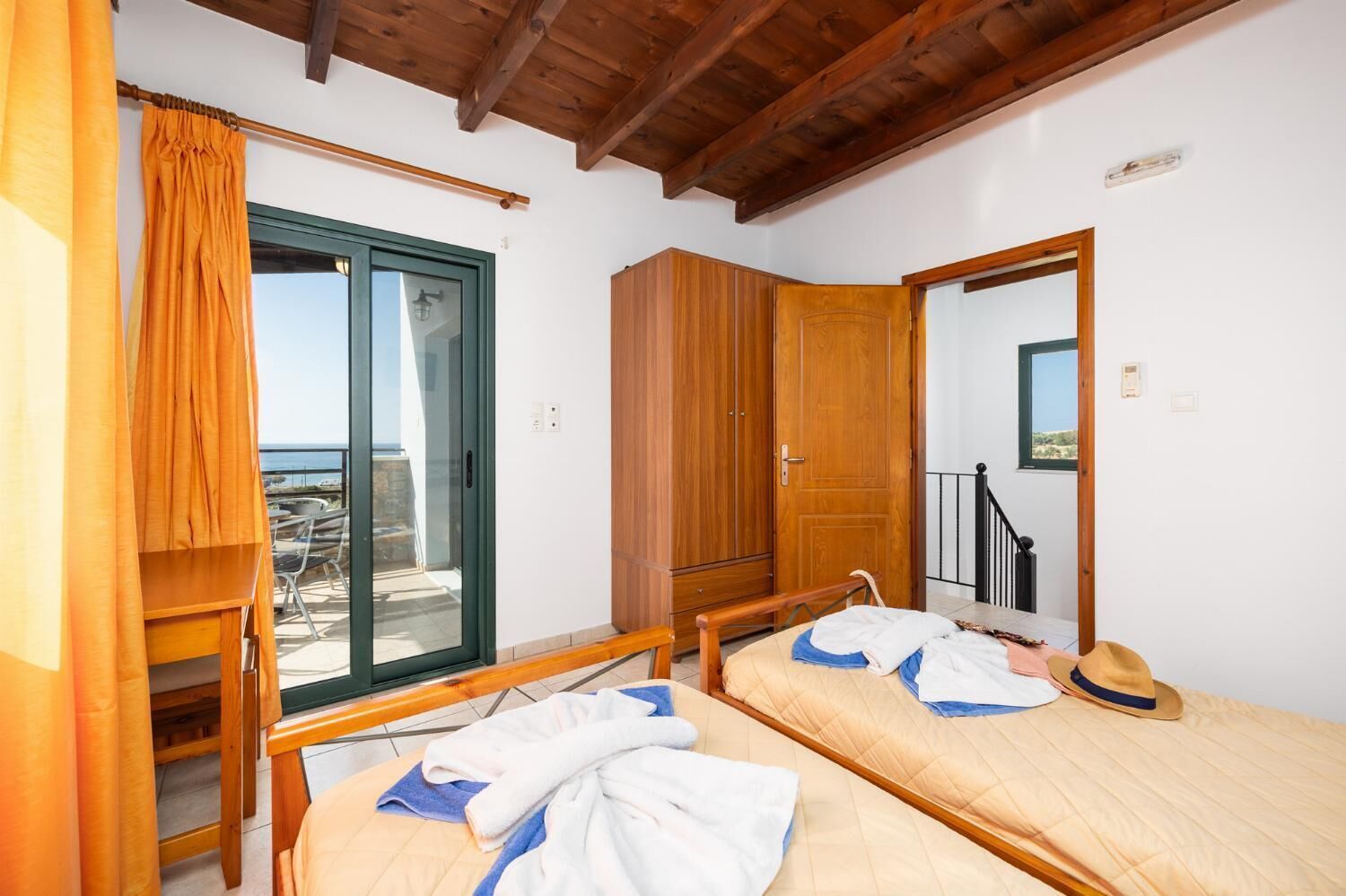 4 quartos, ferros/tábuas de passar roupa, berço de viagem, Wi-Fi