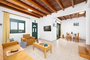 TV - Theo Beach Villa - Four Bedroom Villa, Sleeps 9 (Sfakia)