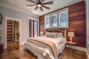 4 Schlafzimmer, Bügeleisen/Bügelbrett, kostenloses WLAN, Bettwäsche