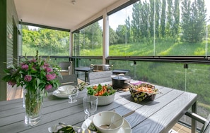 Huoneisto, 2 makuuhuonetta, lisärakennuksessa | Terassi/patio