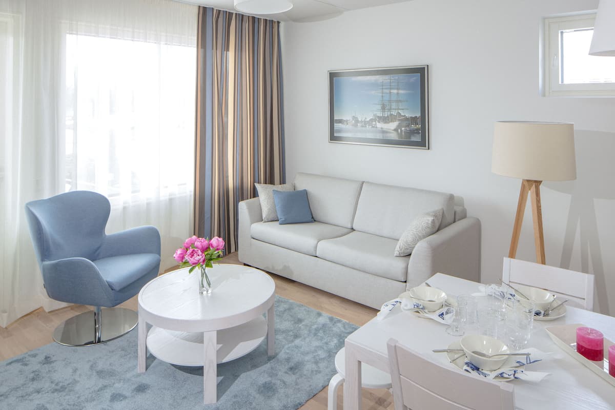 Apartment, 2 Bedrooms | Living area
