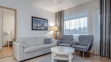 Apartment, 3 Bedrooms | Living area