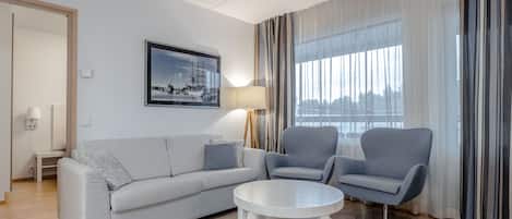 Apartment, 3 Bedrooms | Living area