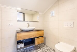 Shower, hair dryer, towels - Villa Kelebek Paradise (Dalyan)