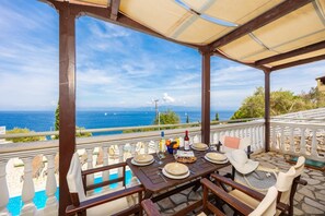 Outdoor dining - Villa Martha - Three Bedroom Villa, Sleeps 6 (Paxi)