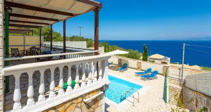 Villa Martha - Three Bedroom Villa, Sleeps 6